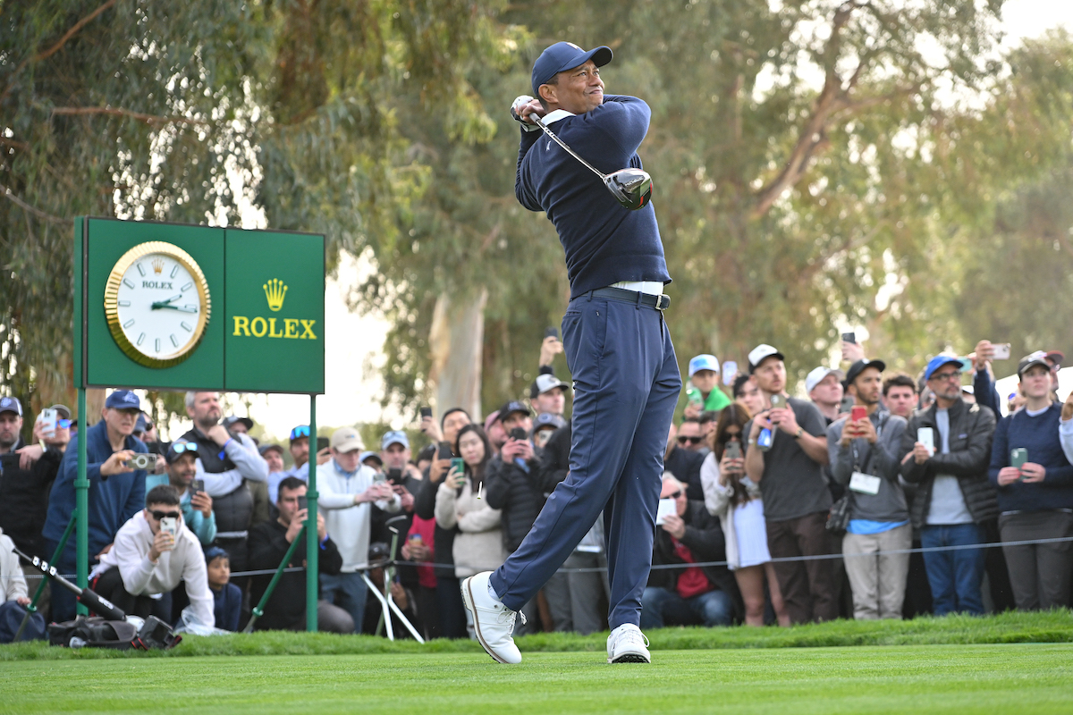Tiger Tracker Woods Impresses In First Round Back The Sportsletter